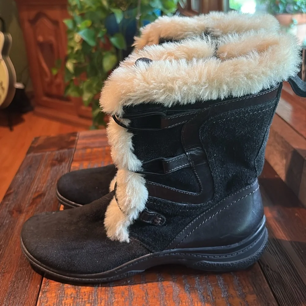 Clarks Suede Leather Faux Fur Trim Comfort Ankle Boot Booties, Women 8M Black